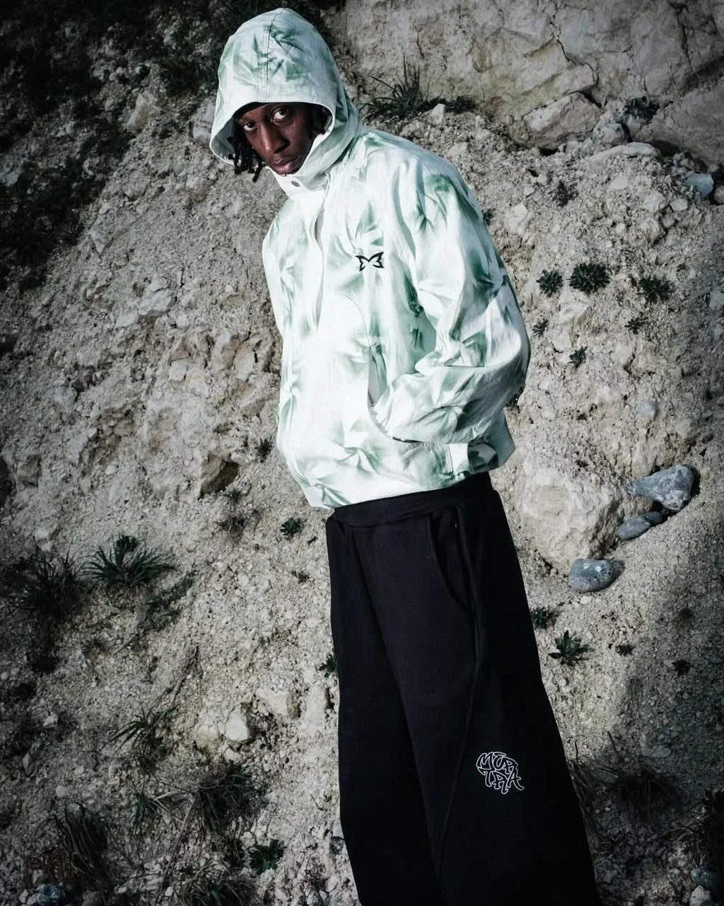 Mertra Hand Spray Pullover