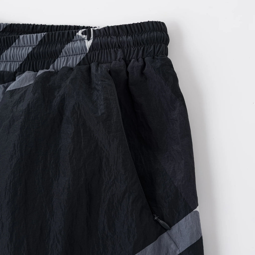 Merva Check Shorts (Black)